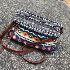 SUPER CUTE Tribal print crossbody bag